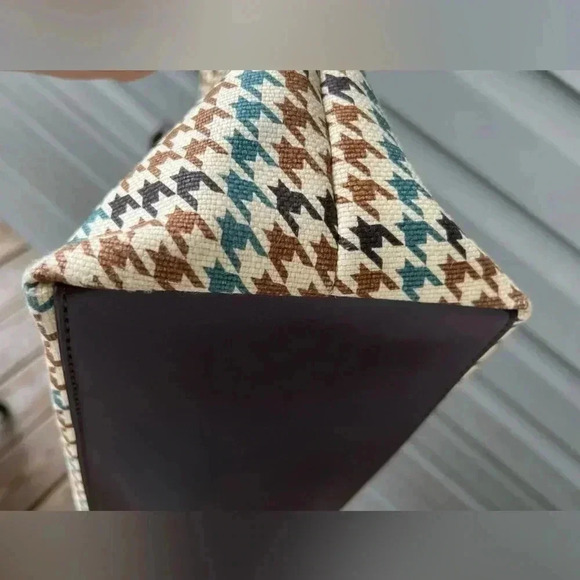 Spartina 449 Houndstooth Travel Bag - Picture 12 of 16